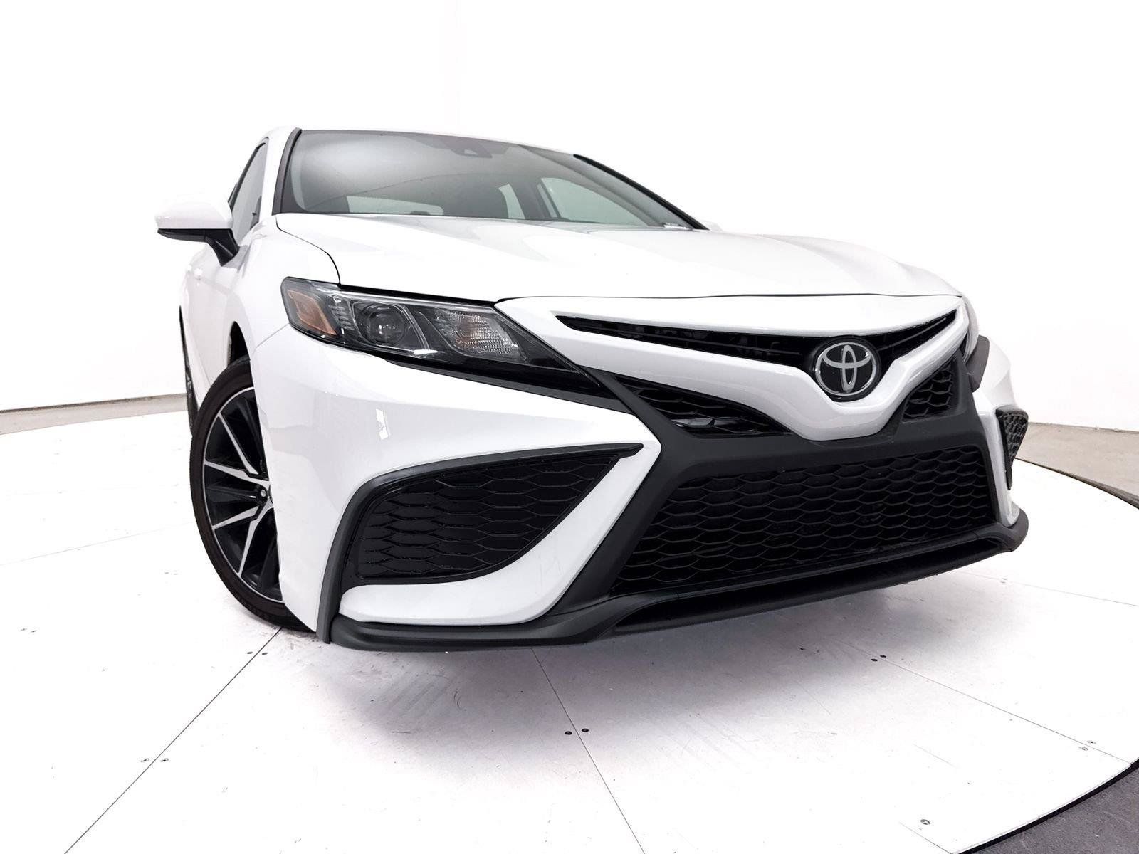 Used 2021 Toyota Camry SE FWD image 5