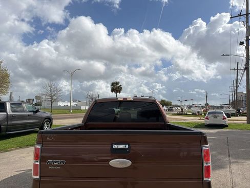 Used 2011 Ford F150 XLT w/ XLT Chrome Pkg image 5