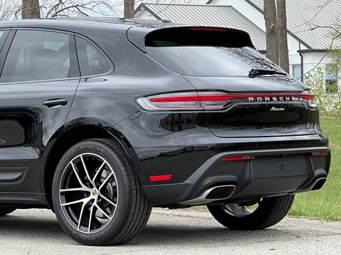 Used 2025 Porsche Macan image 9
