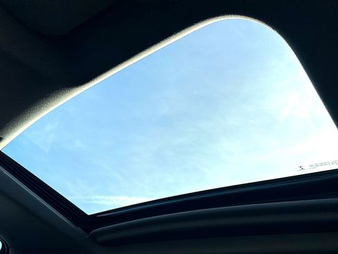 Used 2022 Chevrolet Silverado 1500 LTZ w/ LTZ Premium Package image 35