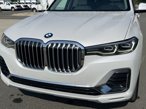 Used 2020 BMW X7 xDrive40i w/ Premium Package AWD/4WD image 11