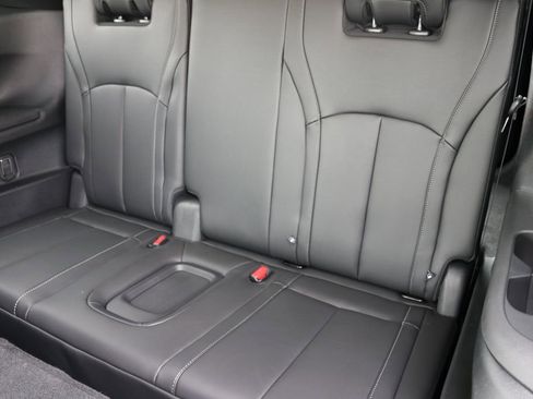 Certified 2025 INFINITI QX60 Luxe w/ Black Edition image 18