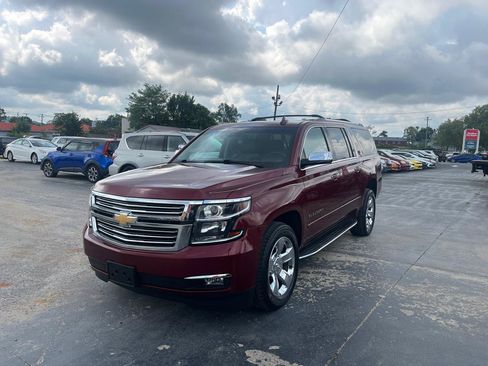 Used 2020 Chevrolet Suburban Premier AWD/4WD image 7