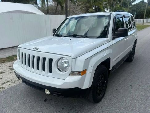 Used 2015 Jeep Patriot Sport w/ Power Value Group FWD image 4
