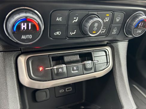 Used 2023 GMC Acadia Denali w/ Denali Ultimate Package image 22