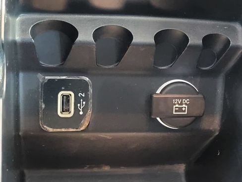 Used 2019 Jeep Cherokee Limited FWD image 14