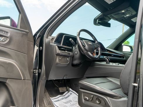 Used 2022 Cadillac Escalade ESV Luxury AWD/4WD image 16
