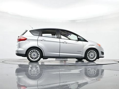 Used 2016 Ford C-MAX SE w/ Equipment Group 201A FWD image 32