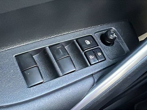 Used 2024 Toyota Corolla Cross LE FWD image 18