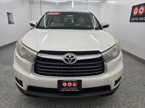 Used 2015 Toyota Highlander XLE FWD image 2