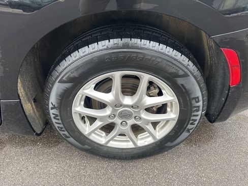 Used 2024 Chrysler Pacifica Touring-L FWD image 34