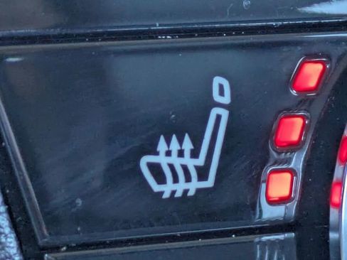 Used 2024 Mitsubishi Outlander SE image 25