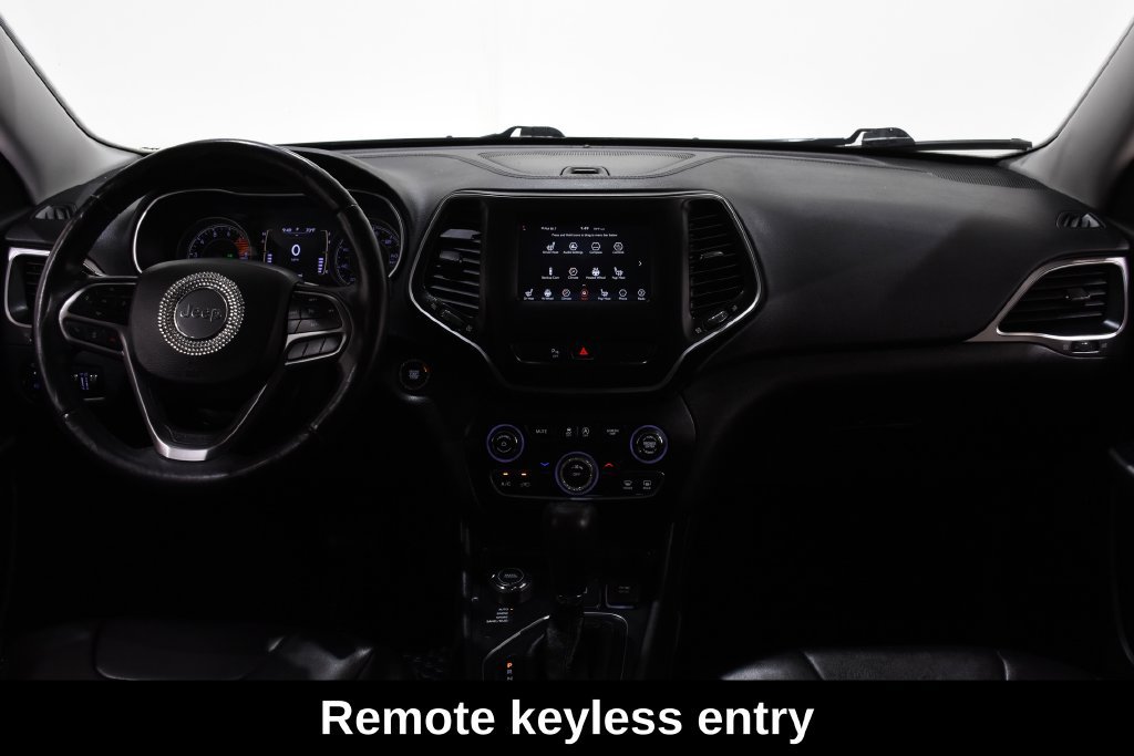 Used 2019 Jeep Cherokee Latitude Plus w/ Cold Weather Group AWD/4WD image 9
