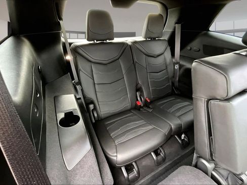 Certified 2025 Cadillac XT6 Premium Luxury w/ Platinum Package AWD/4WD image 28