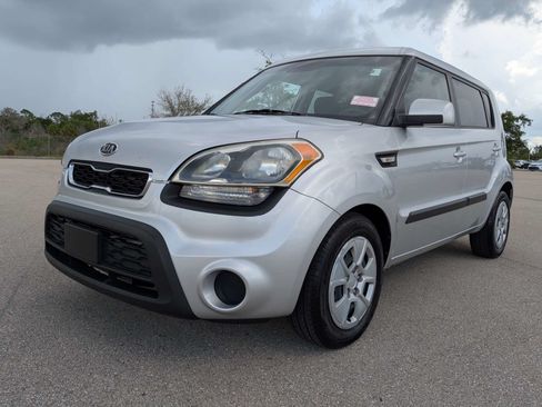 Used 2012 Kia Soul FWD image 9