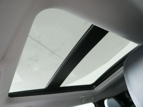 New 2025 Mitsubishi Outlander SE image 8