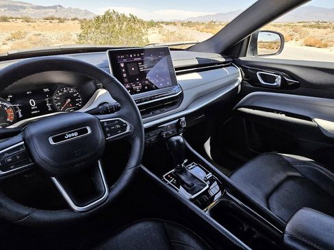 Used 2024 Jeep Compass Limited image 7