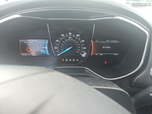 Used 2017 Ford Fusion Titanium FWD image 7
