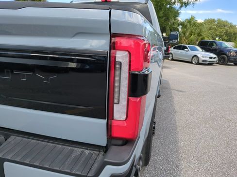 Used 2025 Ford F250 Platinum w/ FX4 Off-Road Package AWD/4WD image 12