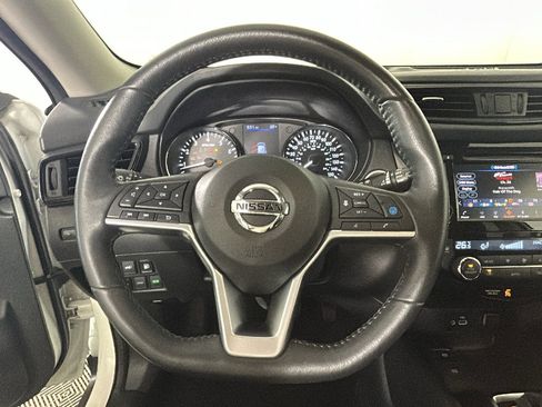 Used 2020 Nissan Rogue SV AWD/4WD image 14