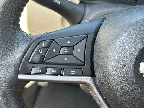 Used 2017 Nissan Rogue SL w/ SL Premium Package image 13