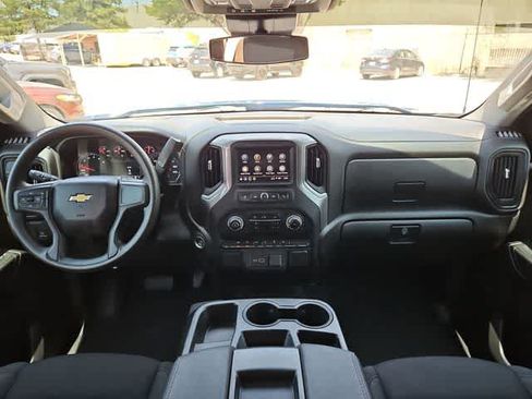 Used 2023 Chevrolet Silverado 1500 Custom w/ 2.7L Blackout Package RWD image 10