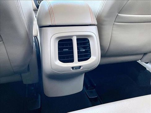 Used 2019 Jeep Cherokee Latitude w/ Popular Appearance Group FWD image 22