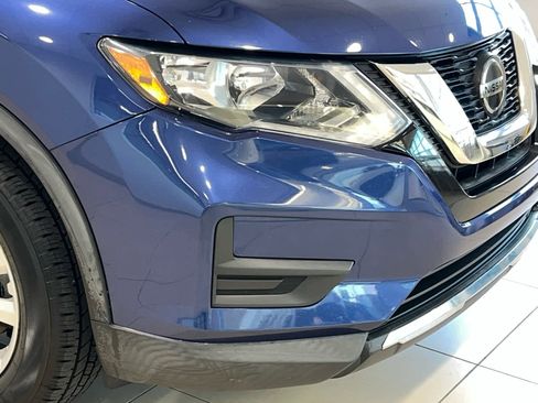 Used 2019 Nissan Rogue SV AWD/4WD image 2