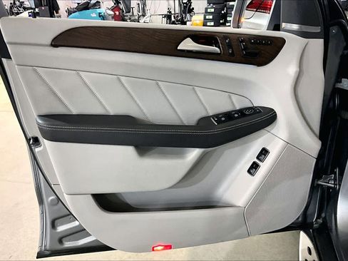 Used 2016 Mercedes-Benz GL 450 4MATIC image 21