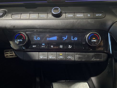 Used 2025 Hyundai Elantra SEL FWD image 20