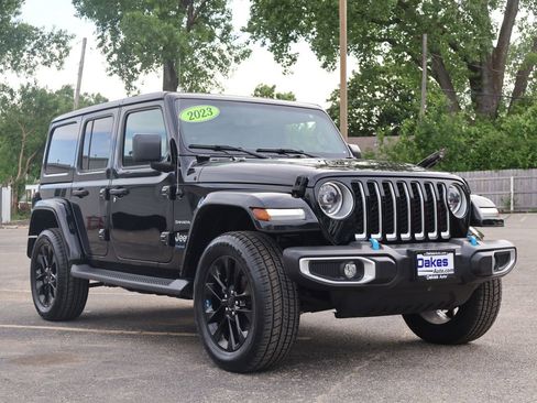 Used 2023 Jeep Wrangler Unlimited Sahara w/ Dual Top Group AWD/4WD image 1