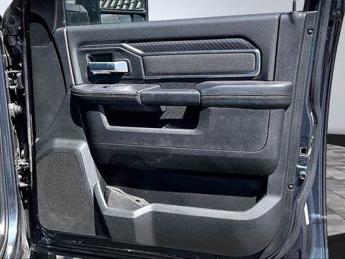Certified 2025 RAM 2500 Big Horn AWD/4WD image 15