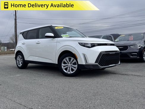 Used 2025 Kia Soul LX image 1