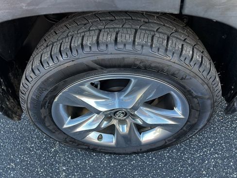 Used 2018 Toyota Highlander Limited image 38