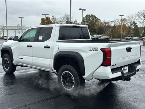 New 2025 Toyota Tacoma TRD Off-Road image 5