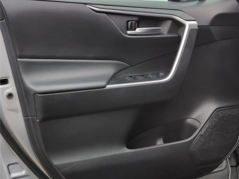 Used 2024 Toyota RAV4 XLE FWD image 15