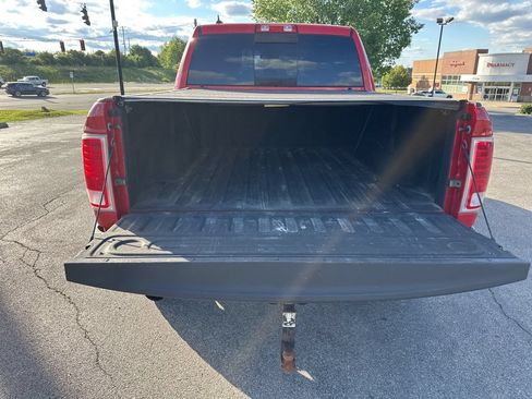 Used 2017 RAM 1500 Laramie AWD/4WD image 5