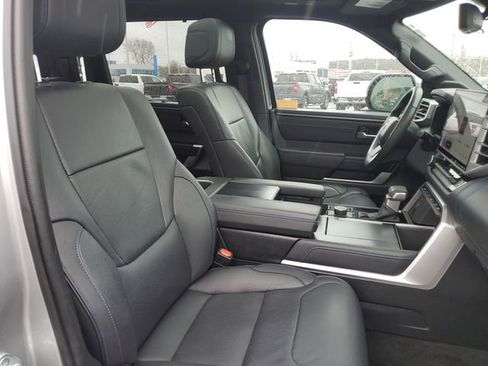 Used 2023 Toyota Tundra Platinum w/ Advanced Package AWD/4WD image 27