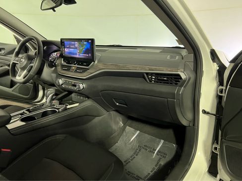 Certified 2023 Nissan Altima 2.5 SV w/ SV Premium Package AWD/4WD image 30