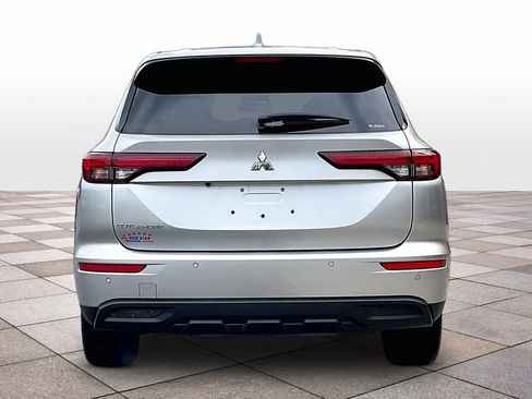 Used 2022 Mitsubishi Outlander ES AWD/4WD image 4