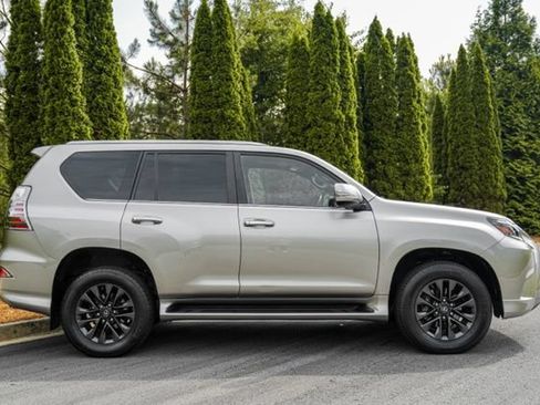 Used 2021 Lexus GX 460 Premium w/ Premium Package AWD/4WD image 12