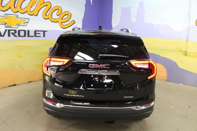 Used 2023 GMC Terrain SLT w/ LPO, Floor Liner Package AWD/4WD image 3