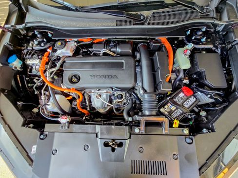 Used 2025 Honda CR-V Sport image 32