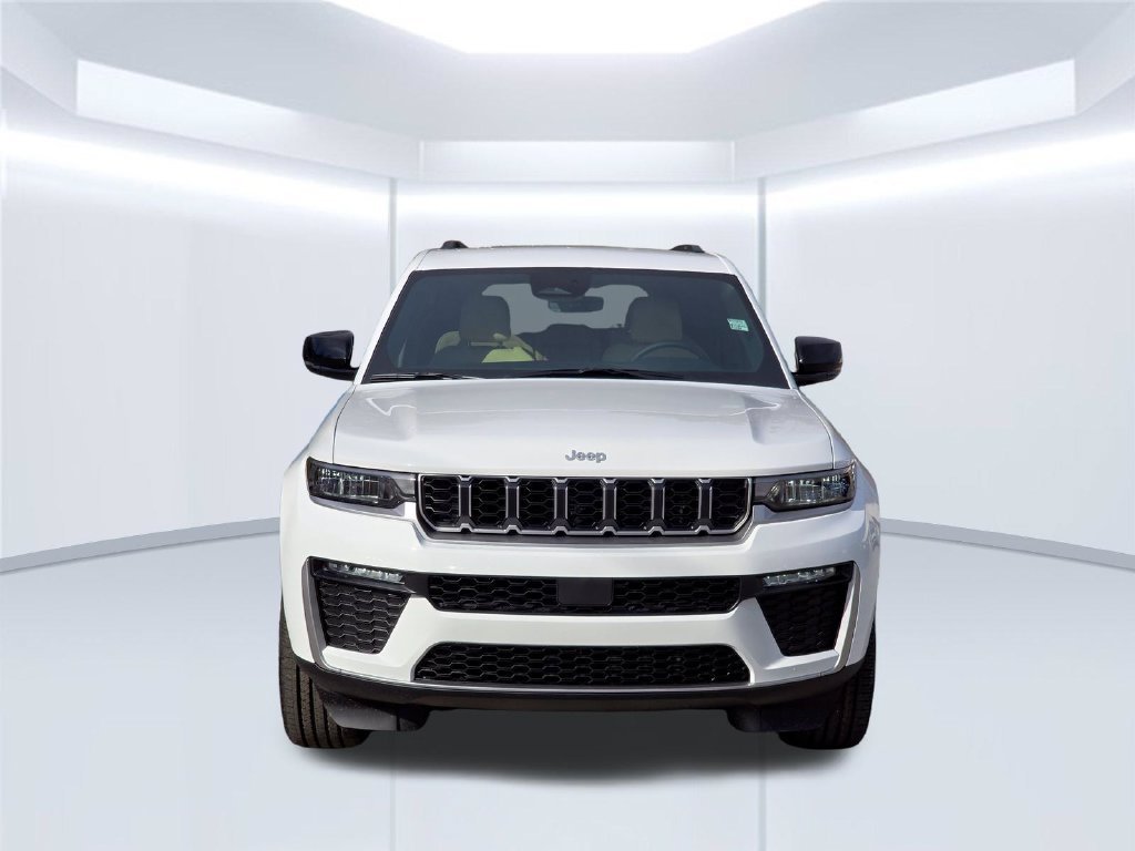 New 2026 Jeep Grand Cherokee Limited w/ Trailer Tow Package AWD/4WD image 14