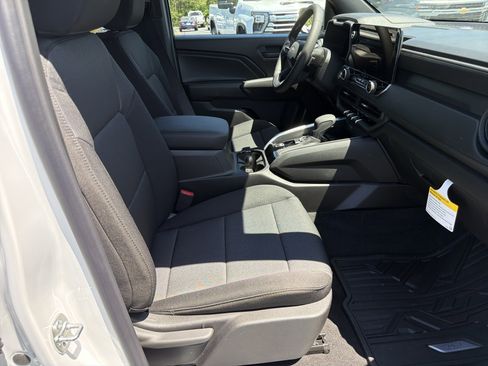 New 2026 Chevrolet Colorado W/T image 13