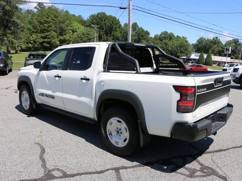 Used 2024 Nissan Frontier SV w/ Hardbody Edition AWD/4WD image 3