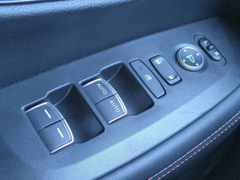Used 2024 Honda HR-V Sport image 25