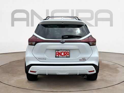 Used 2024 Nissan Kicks SR w/ SR Premium Package FWD image 9