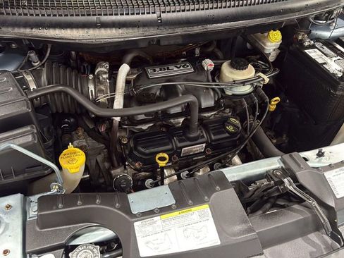 Used 2006 Dodge Grand Caravan SXT FWD image 38
