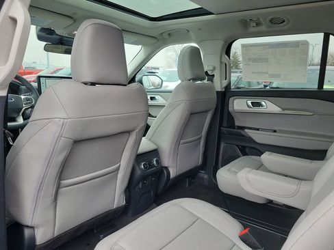 New 2026 Ford Explorer Active w/ Active Comfort Package image 15